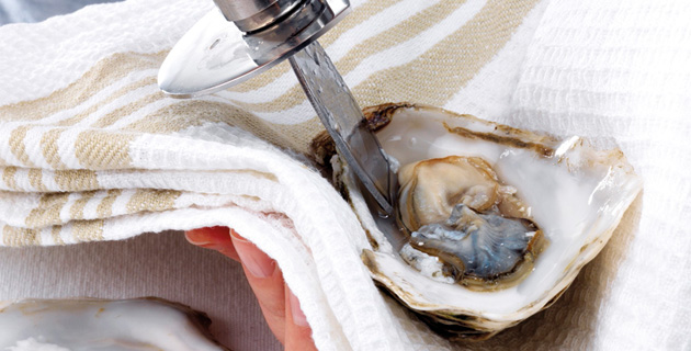 Step-by-Step: Austern in drei Schritten öffnen