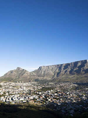 Die bekanntesten Weinregionen des Landes befinden sich nur unweit der Metropole Kapstadt